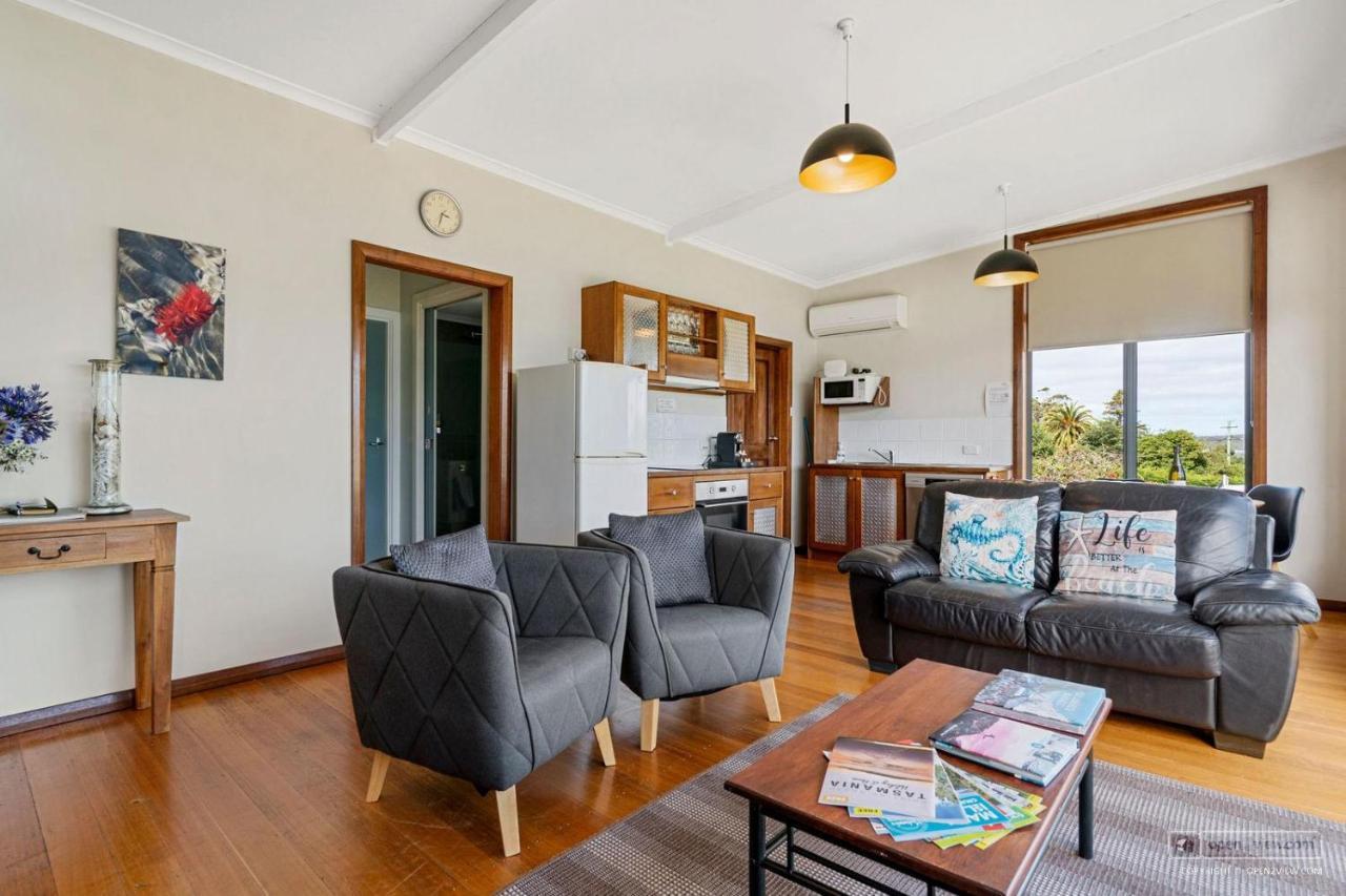The Beach House- Private Jacuzzi And Wood Fire! Dover 외부 사진